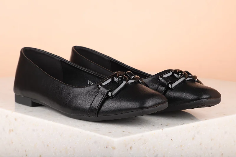 Women Black Solid Buckles Flats Ballerinas