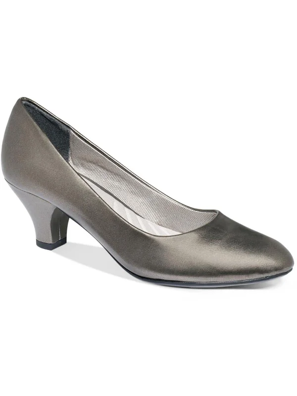 Fabulous Womens Metallic Embossed Pumps