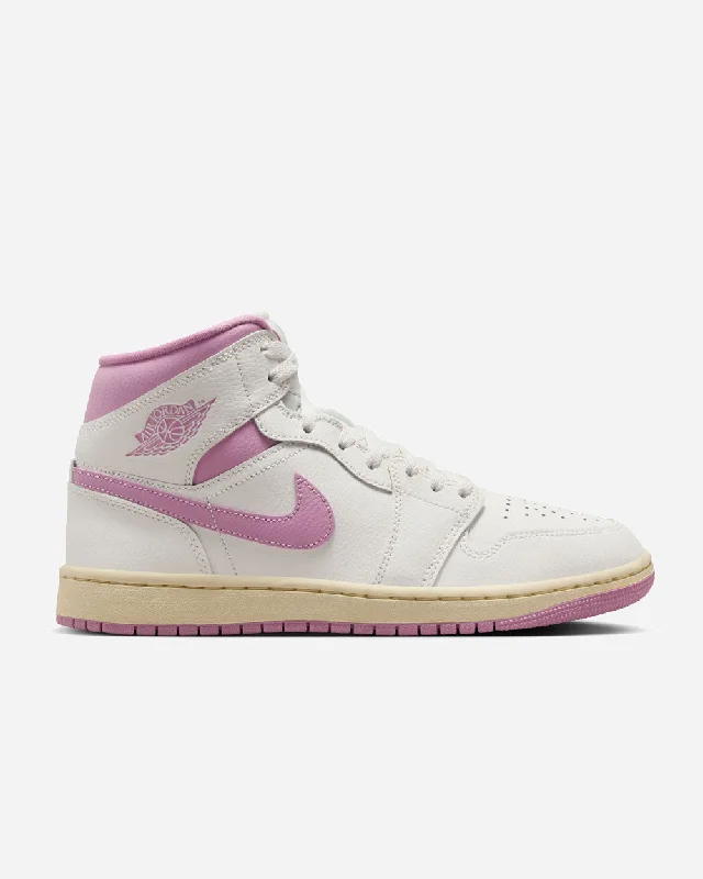 Air Jordan 1 Mid "Strawberries & Cream"